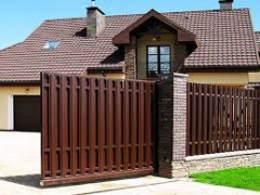 Ворота из металлического штакетника